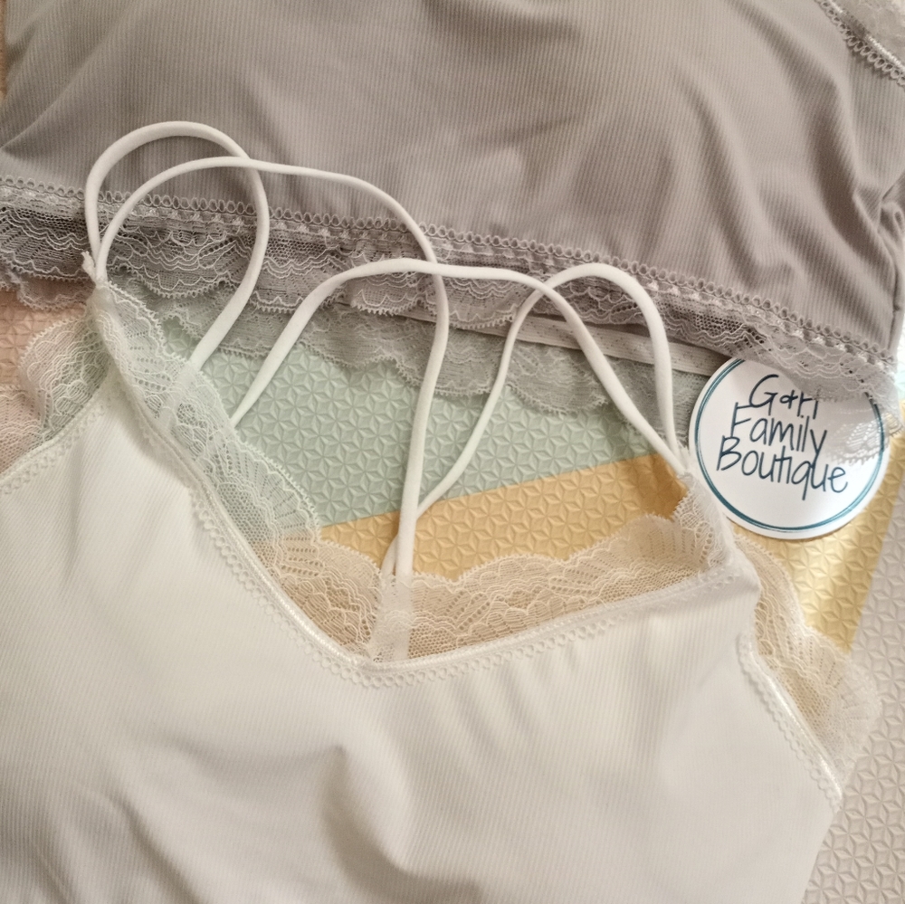 2 BRAND NEW BOUTIQUE  BRALETTES BUNDLE S/M - Picture 2 of 6